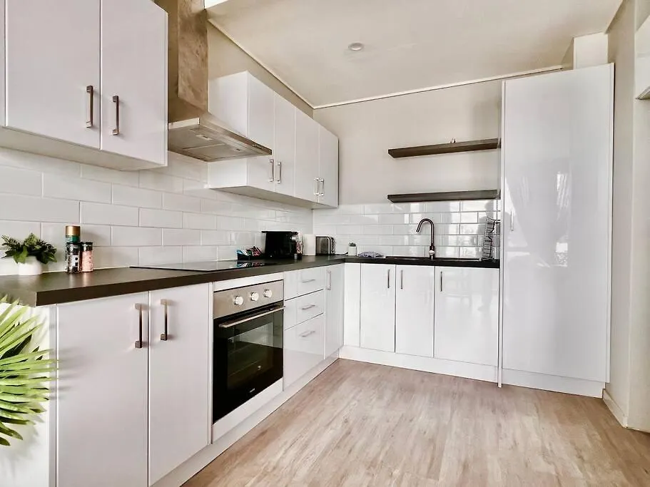 Daire Burleigh Retreat Near Beach, Free Wi-Fi Gold Coast